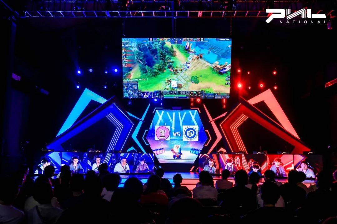 球员庆祝胜 球员庆祝胜